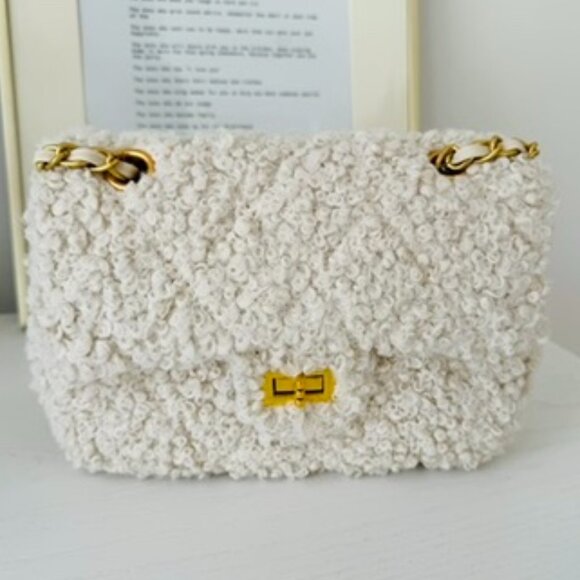 NWOT Cream Plush Shoulder Bag Fashion Fluffy Crossbody Purse Gold Hardware - Picture 3 of 10